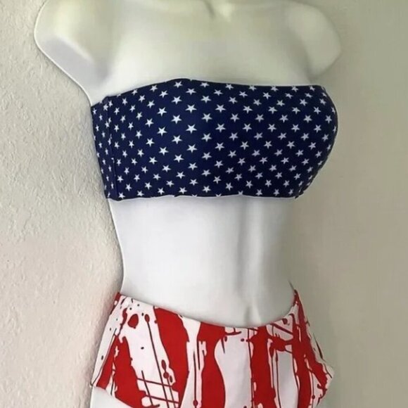 STARS & SWIRLS BANDEAU TWO PIECE STRAPLESS BIKINI - Picture 4 of 9